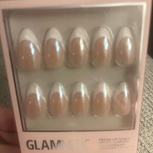 Glamnetic Nude French Short Almond Press-On Nails mrs.